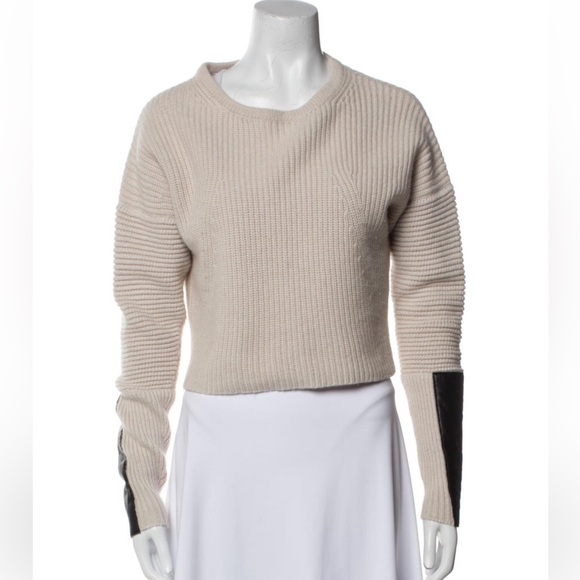 Autumn Cashmere beige cropped crew neck sweater black sheepskin patches
medium - Picture 2 of 10